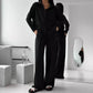 Elegante vrouwelijke set bestaande uit shirt en broek
