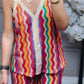 Stijlvolle tweedelige outfit met golvend patroon - bandjesblouse en culottes