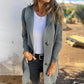 Dames vest met capuchon en knoopjes
