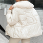Elegante donsjas met een comfortabele, warme kraag
