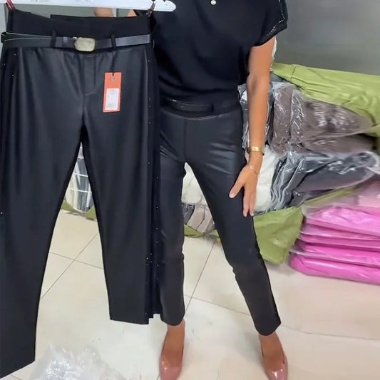 ✨ Glamour & Comfort – Slim-Fit Leren Broek met Pailletten Accenten! 🌟